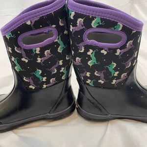 Bogs unicorn print rain muck boots size 6 black purple